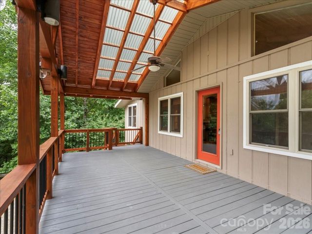16 Turtle Dove Trail, Burnsville, NC 28714