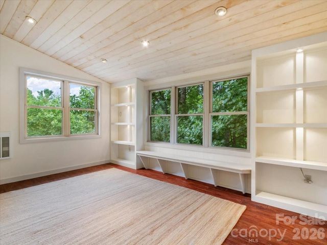 16 Turtle Dove Trail, Burnsville, NC 28714