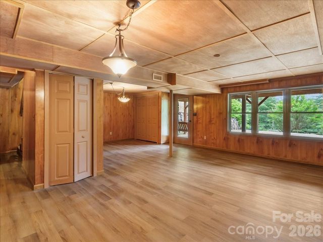 16 Turtle Dove Trail, Burnsville, NC 28714