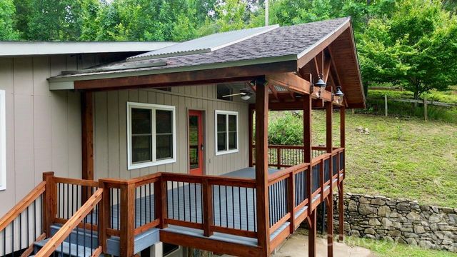 16 Turtle Dove Trail, Burnsville, NC 28714