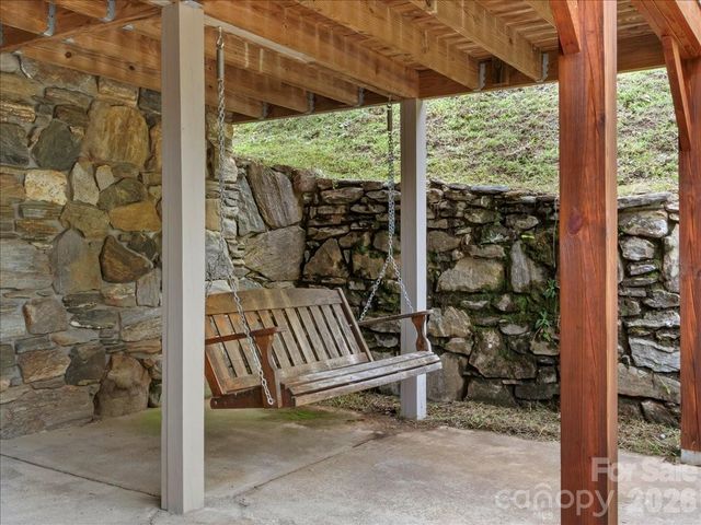 16 Turtle Dove Trail, Burnsville, NC 28714