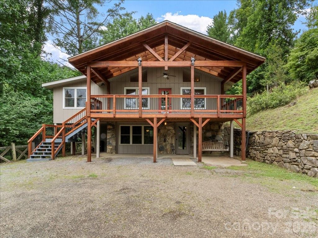 16 Turtle Dove Trail, Burnsville, NC 28714