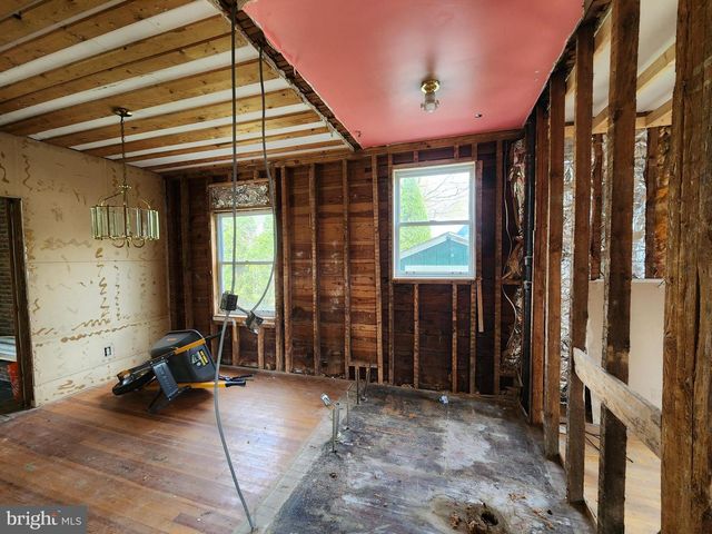 6308 BEECHWOOD RD, Baltimore, MD 21239