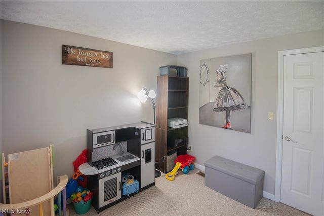 2220 Elm Trace Street, Austintown, OH 44515