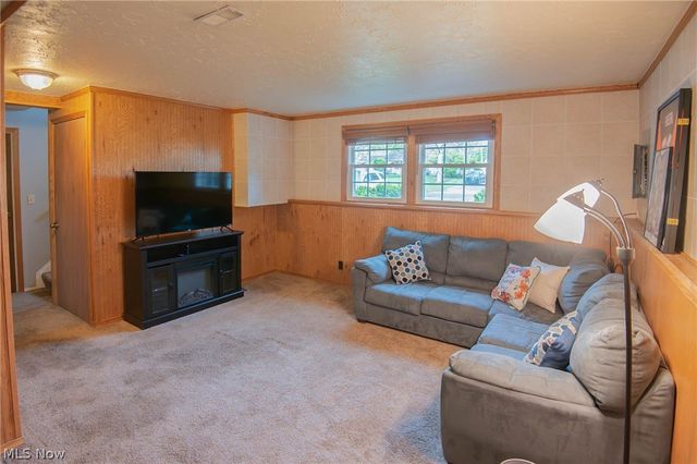 2220 Elm Trace Street, Austintown, OH 44515