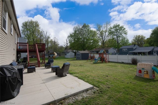 2220 Elm Trace Street, Austintown, OH 44515