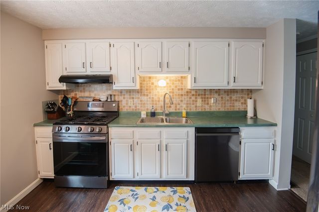 2220 Elm Trace Street, Austintown, OH 44515