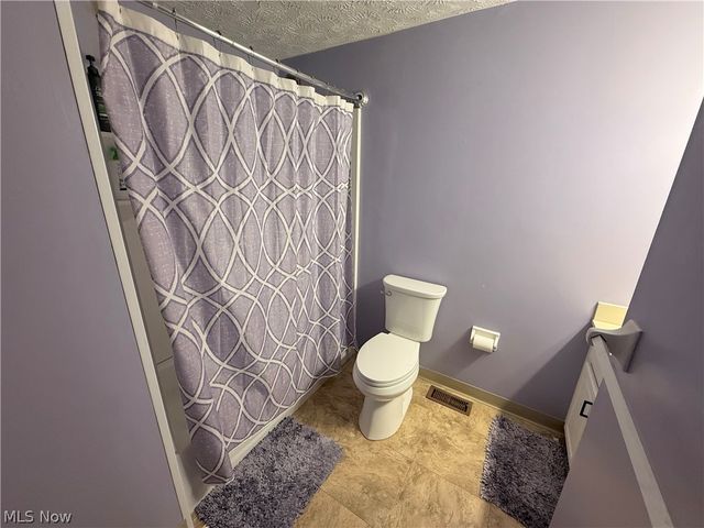 2220 Elm Trace Street, Austintown, OH 44515