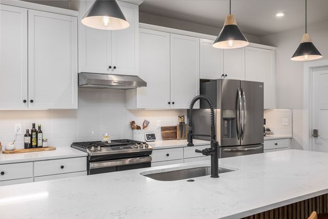 5012 Great Falls Ct, College Grove, TN 37046