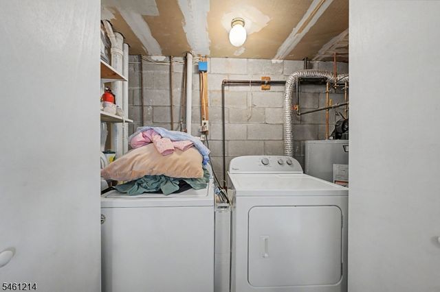 61 Henry St, Elmwood Park Boro, NJ 07407