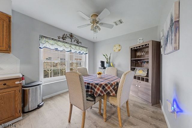 61 Henry St, Elmwood Park Boro, NJ 07407