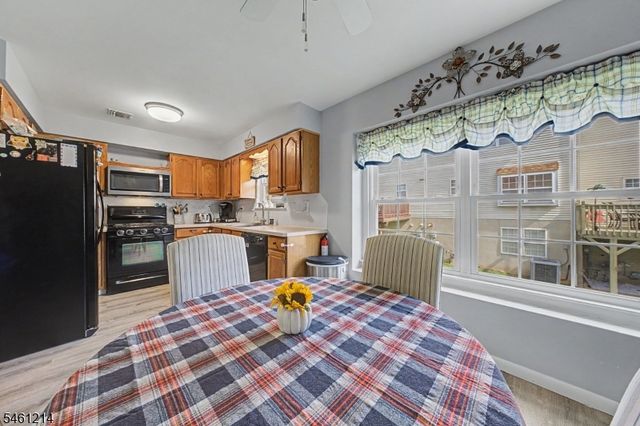 61 Henry St, Elmwood Park Boro, NJ 07407