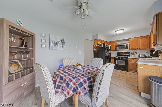 61 Henry St, Elmwood Park Boro, NJ 07407
