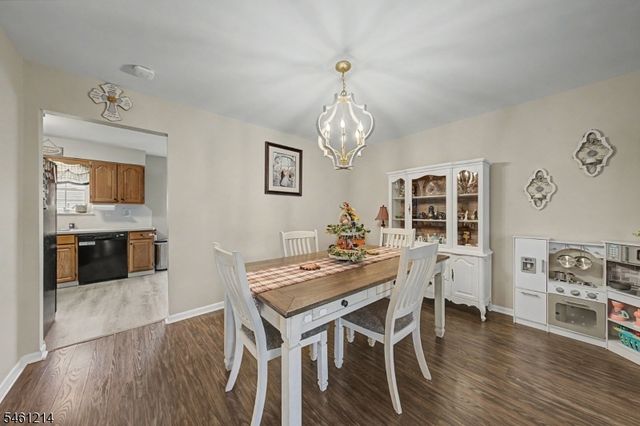 61 Henry St, Elmwood Park Boro, NJ 07407