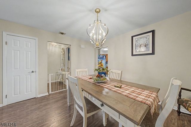 61 Henry St, Elmwood Park Boro, NJ 07407
