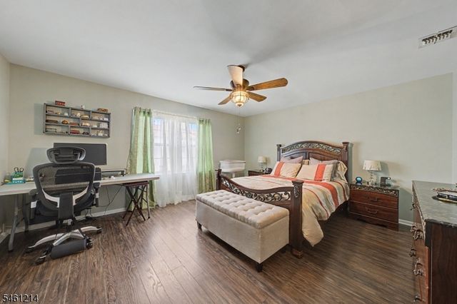 61 Henry St, Elmwood Park Boro, NJ 07407