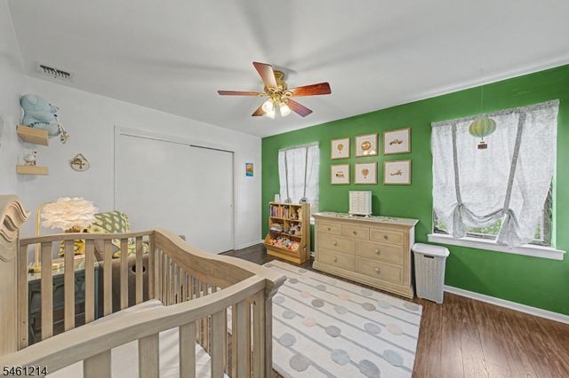 61 Henry St, Elmwood Park Boro, NJ 07407