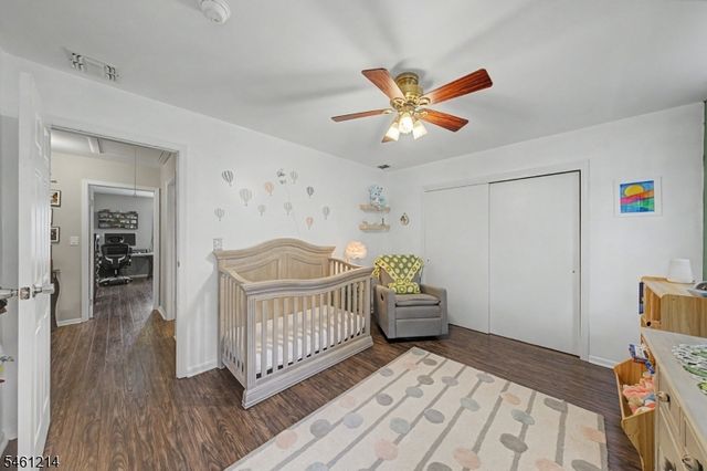 61 Henry St, Elmwood Park Boro, NJ 07407