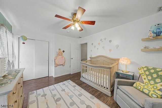 61 Henry St, Elmwood Park Boro, NJ 07407
