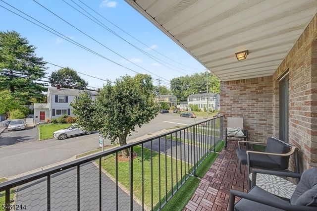 61 Henry St, Elmwood Park Boro, NJ 07407