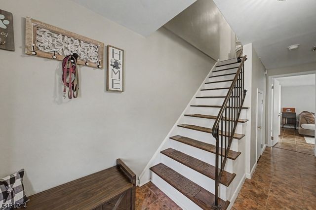 61 Henry St, Elmwood Park Boro, NJ 07407