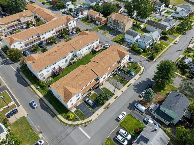 61 Henry St, Elmwood Park Boro, NJ 07407