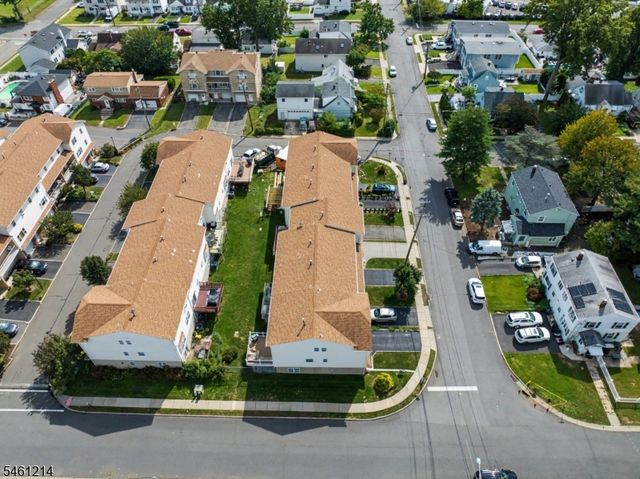 61 Henry St, Elmwood Park Boro, NJ 07407