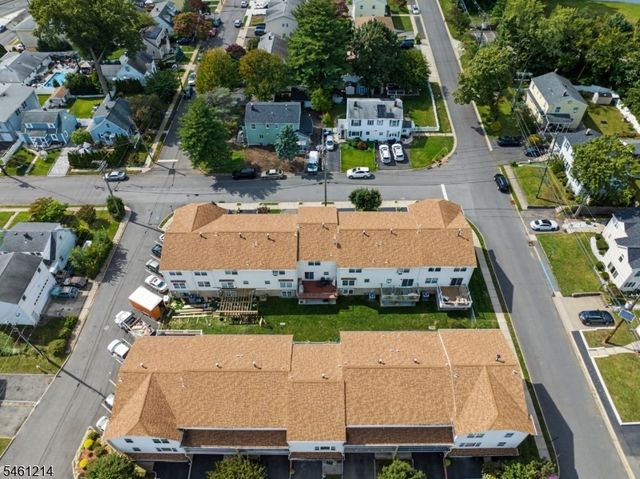 61 Henry St, Elmwood Park Boro, NJ 07407