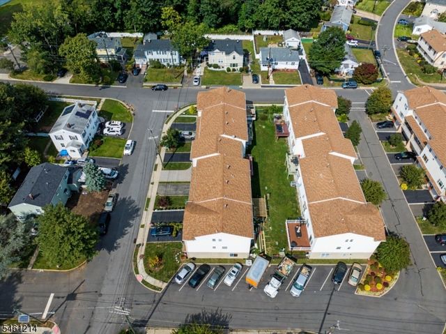 61 Henry St, Elmwood Park Boro, NJ 07407