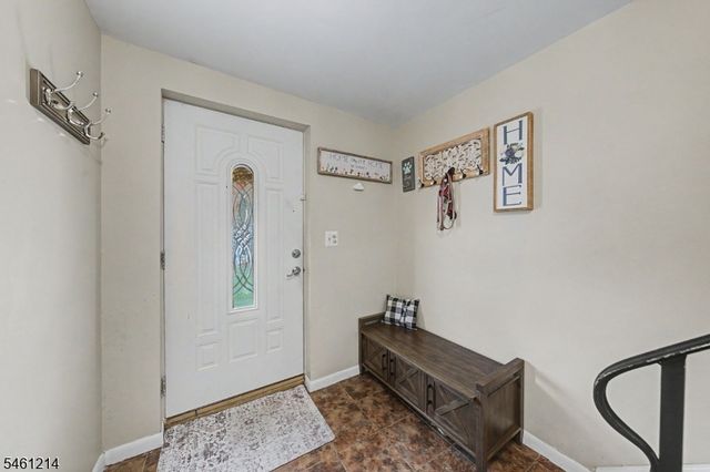 61 Henry St, Elmwood Park Boro, NJ 07407