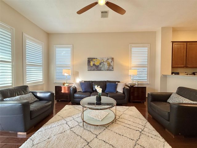 98 W Montfair Boulevard, The Woodlands, TX 77382