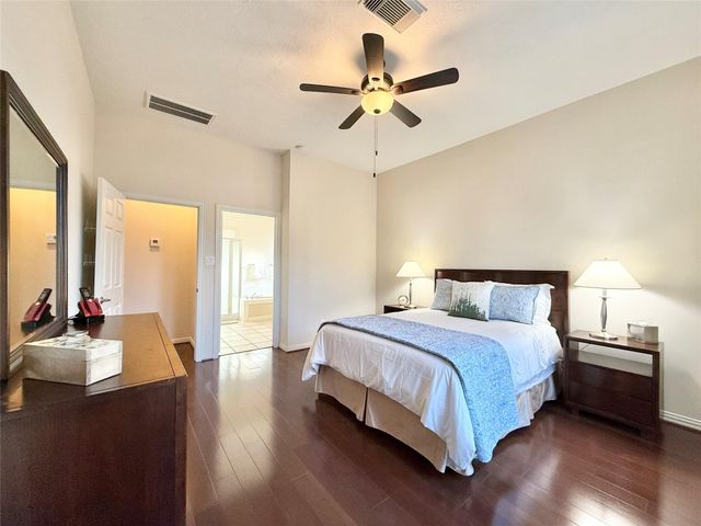 98 W Montfair Boulevard, The Woodlands, TX 77382