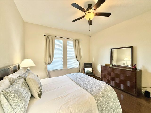 98 W Montfair Boulevard, The Woodlands, TX 77382