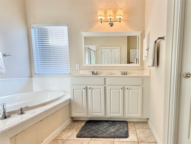 98 W Montfair Boulevard, The Woodlands, TX 77382