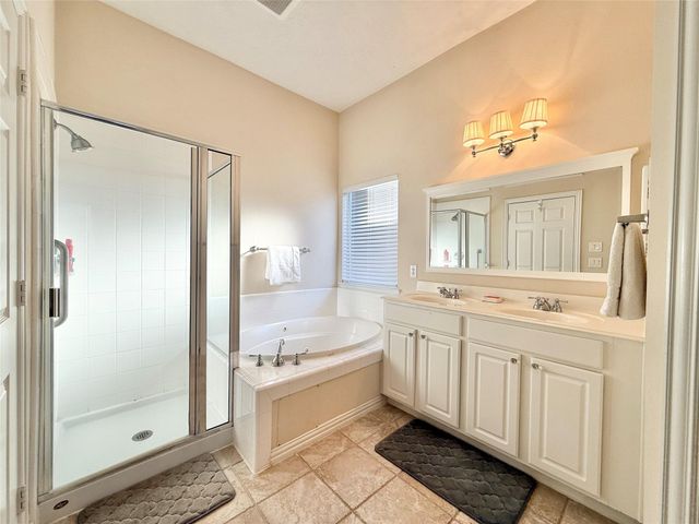 98 W Montfair Boulevard, The Woodlands, TX 77382