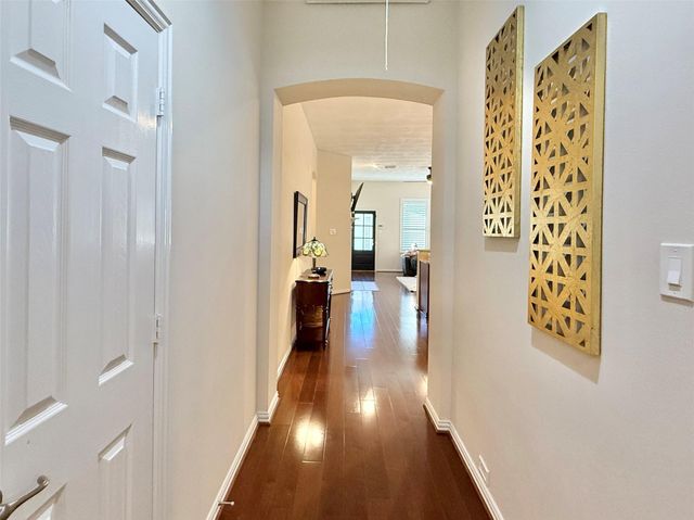 98 W Montfair Boulevard, The Woodlands, TX 77382