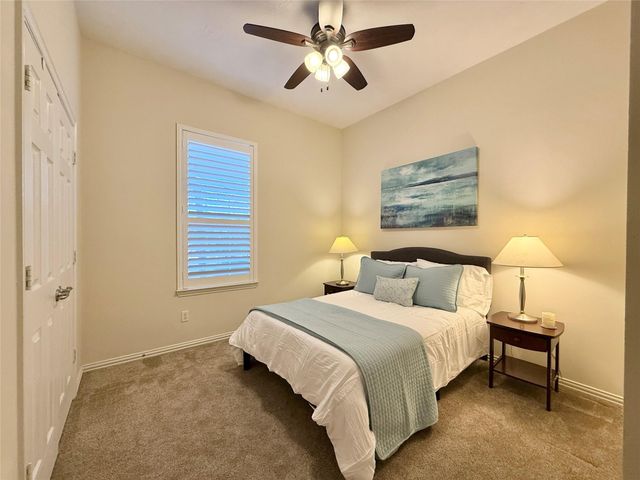 98 W Montfair Boulevard, The Woodlands, TX 77382