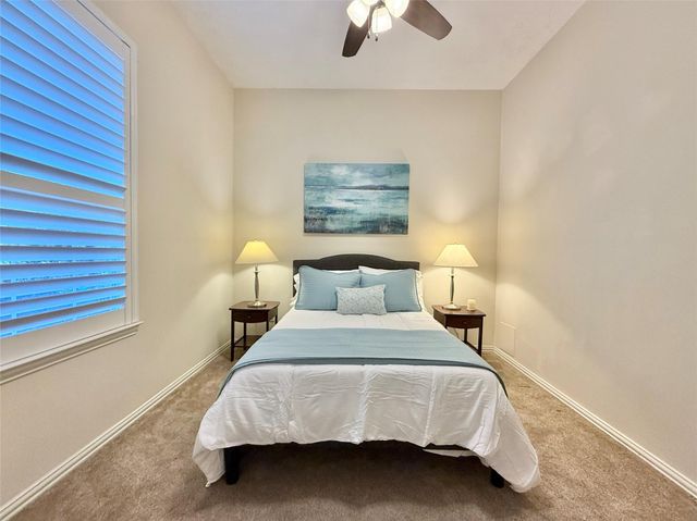 98 W Montfair Boulevard, The Woodlands, TX 77382