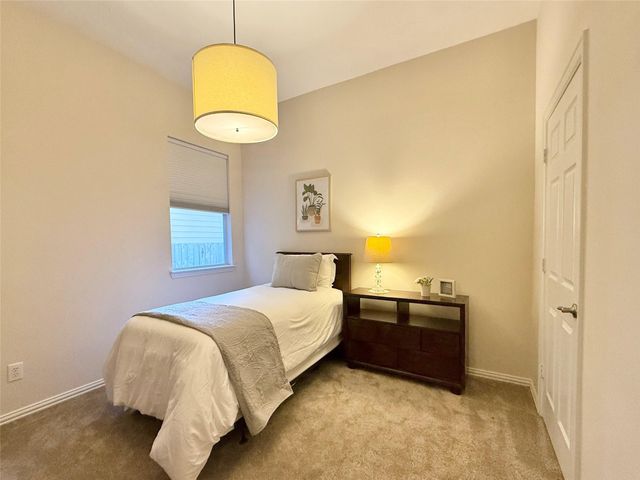 98 W Montfair Boulevard, The Woodlands, TX 77382