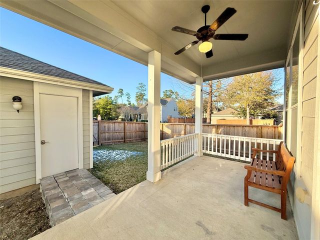 98 W Montfair Boulevard, The Woodlands, TX 77382