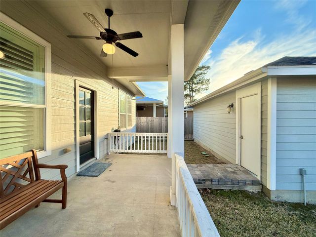 98 W Montfair Boulevard, The Woodlands, TX 77382