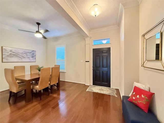 98 W Montfair Boulevard, The Woodlands, TX 77382