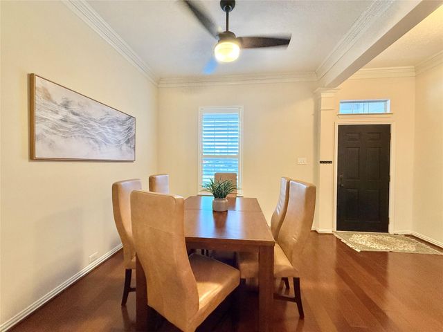 98 W Montfair Boulevard, The Woodlands, TX 77382