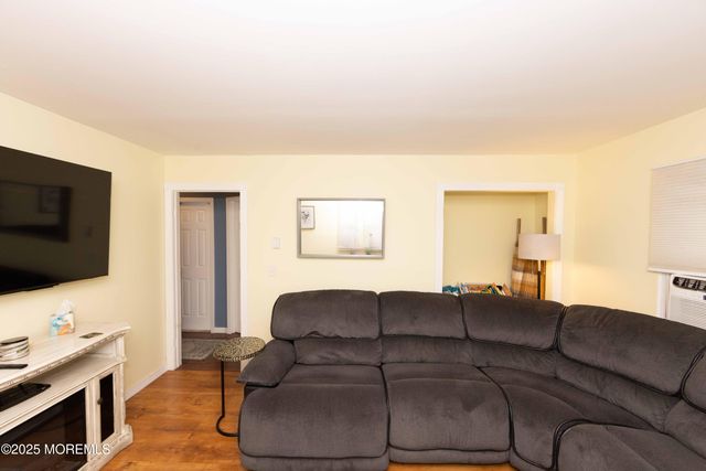 1309 9th Avenue, Toms River, NJ 08757