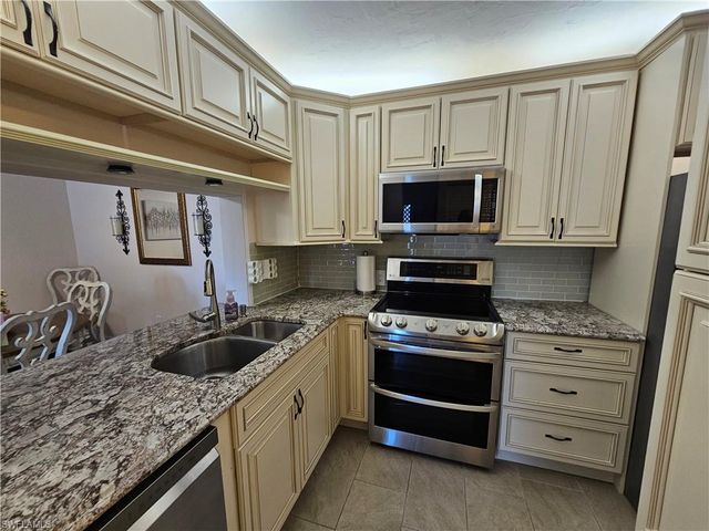 9610 Green Cypress LN 2, Fort Myers, FL 33905