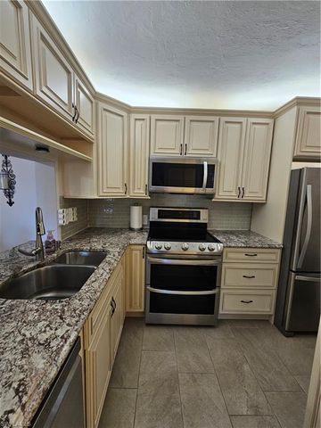 9610 Green Cypress LN 2, Fort Myers, FL 33905