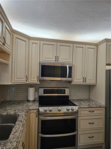 9610 Green Cypress LN 2, Fort Myers, FL 33905