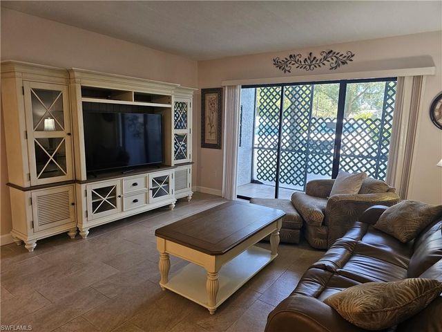 9610 Green Cypress LN 2, Fort Myers, FL 33905