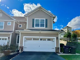 19 Highrose Ridge Way, Middletown, NY 10940