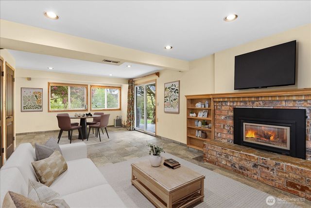 8505 236th Street SW, Edmonds, WA 98026